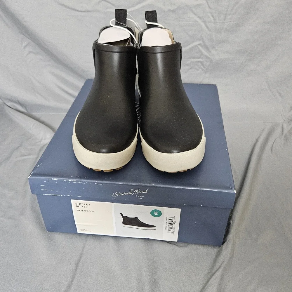 Universal Thread Shirley Waterproof Chelsea Boots Women's US 8 Black NEW